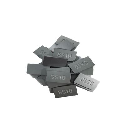 Dimensioni personalizzate 100% di Carburo di Tungsteno Vergine Punti brasati con superficie lucida per fonte di energia elettrica Lama di taglio di pietra